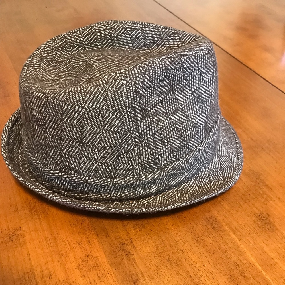 Rivington & Mott, New York, hat